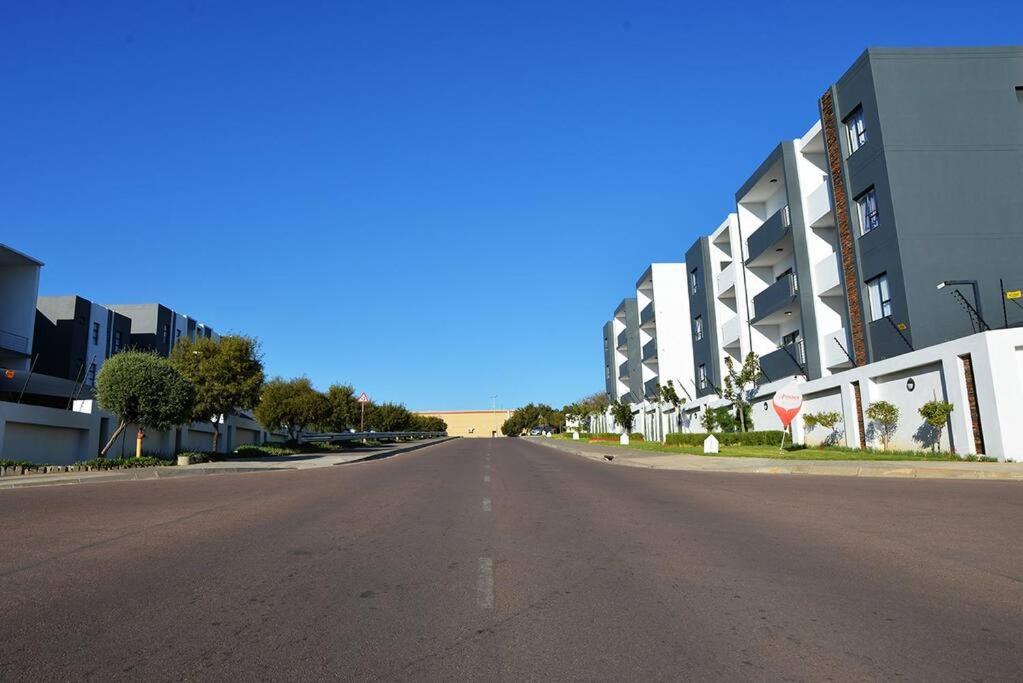 The Ellipse Palazzo Apartment Midrand Esterno foto